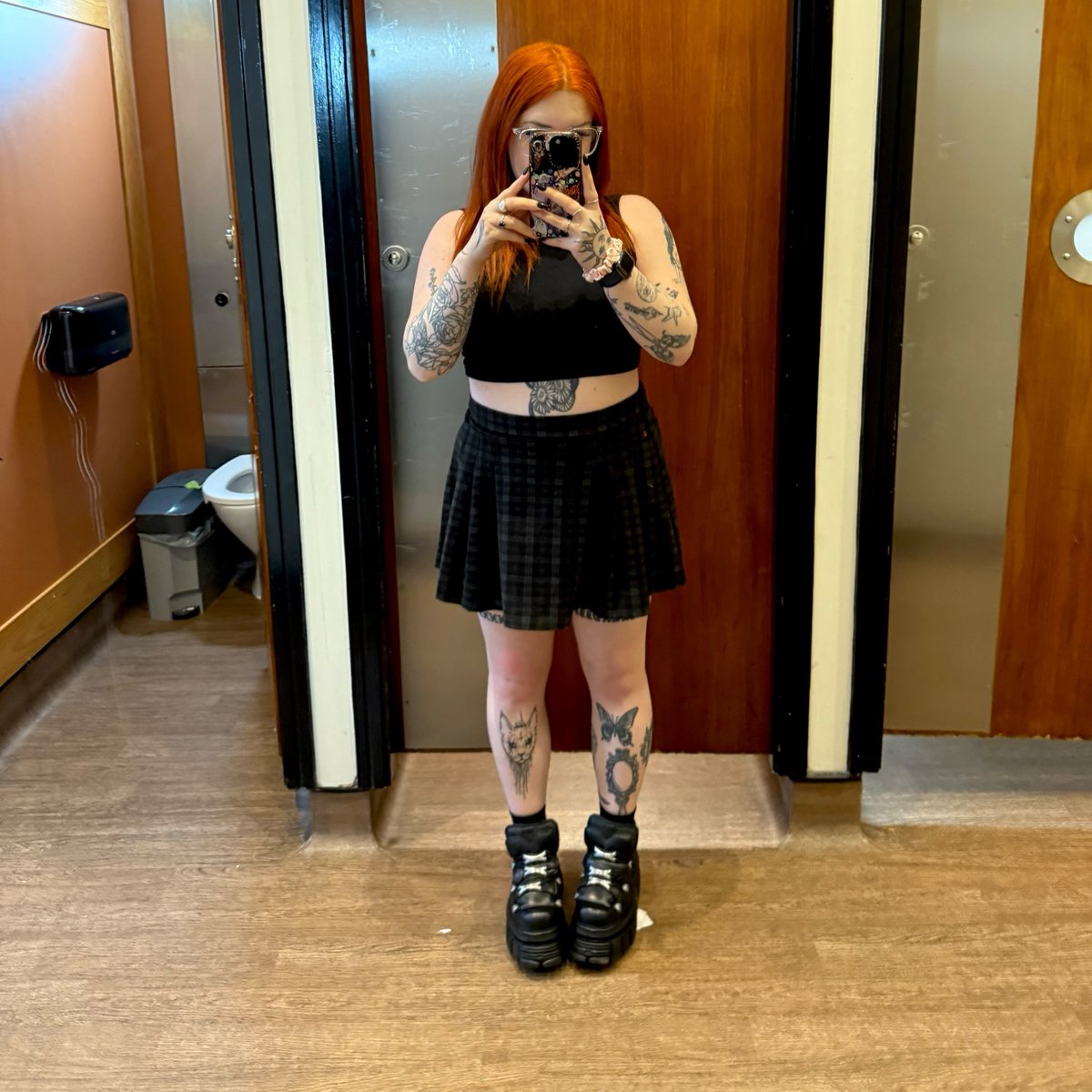 annie🖤 tweet media