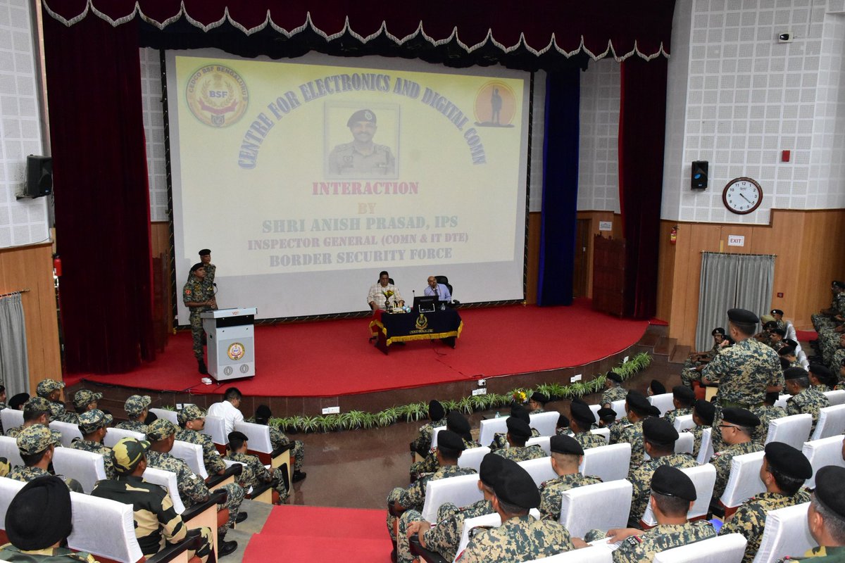 BSF_CEDCO's tweet image. Shri Anish Prasad, IPS, IG Comn &amp;amp; IT Dte FHQ #BSF visited this Institute. Shri Dinesh Kumar Yadav, IPS, IG #CEDCO accompanied him during the visit. His distinguished presence and thoughtful interaction with Officers, staff &amp;amp; trainees provided valuable insights and encouragement.