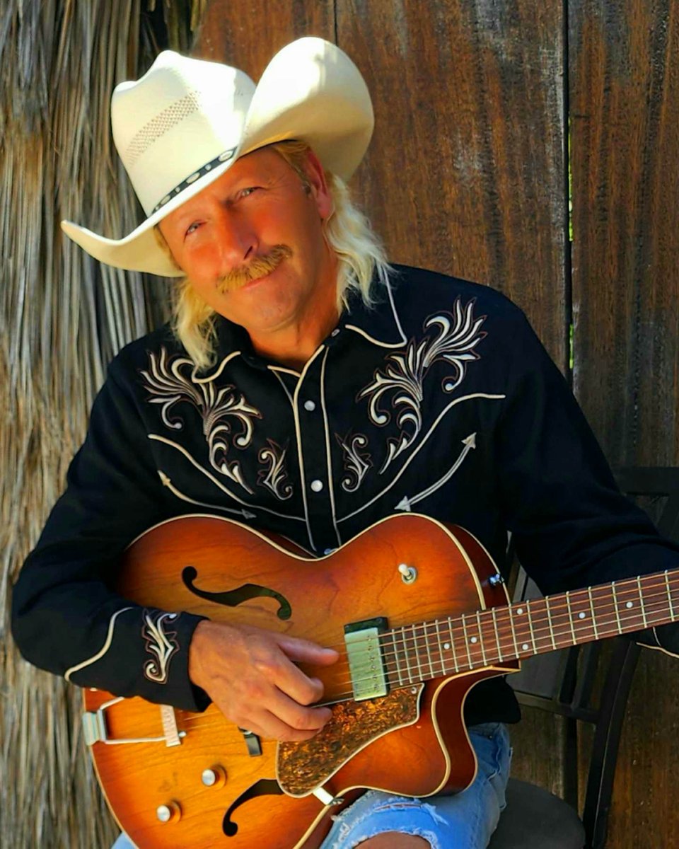 VisitOWA's tweet photo. Looking for live entertainment during your OWA getaway? 🤠🎶 Don’t miss The Alan Jackson Experience, live at OWA Theater April 17 &amp; 18! Aaron Halliday delivers a show-stopping tribute that captures the voice, stories, and spirit of Alan Jackson. 

🎟️: https://t.co/xl9HMM76E0. https://t.co/l8i5988NrM