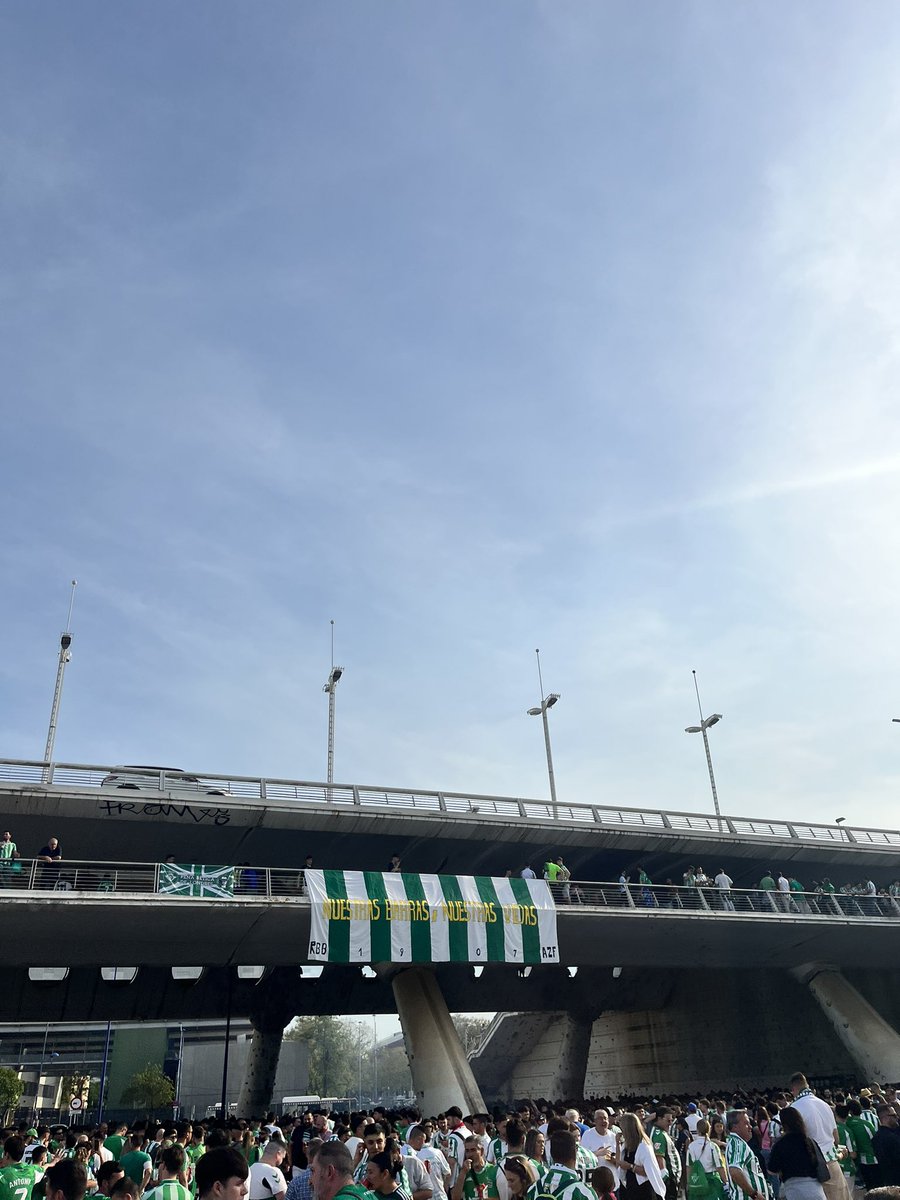 Brouston tweet media