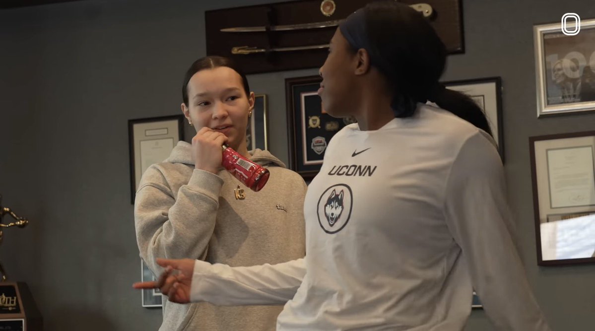 Finally watching Kelis full overtime video why her and heckel attached to the hip fr and in geno office getting clowned on 😭Paige and nika pt. 2