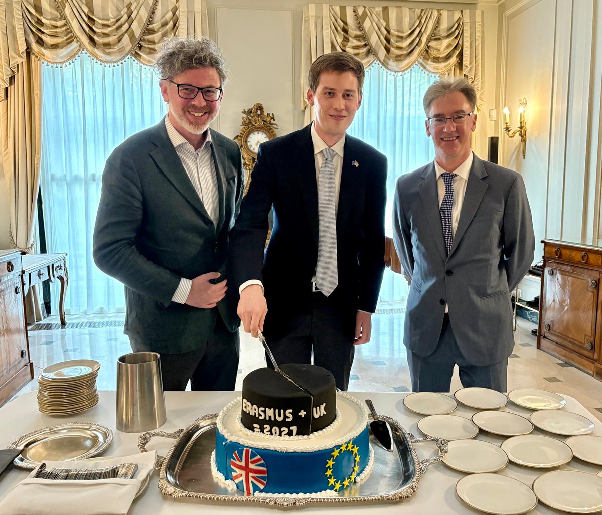 EESC_REX's tweet image. 🇬🇧🇪🇺Yesterday the UK officially rejoined #Erasmus+ programme after finalising agreement 👏

The route to this milestone started - with great support of @CuttinMaurizio &amp;amp; @EUdelegationUK - with @EU_EESC opinion by @CillianLohan on EU-UK Youth Engagement

👉shorturl.at/bvpwI