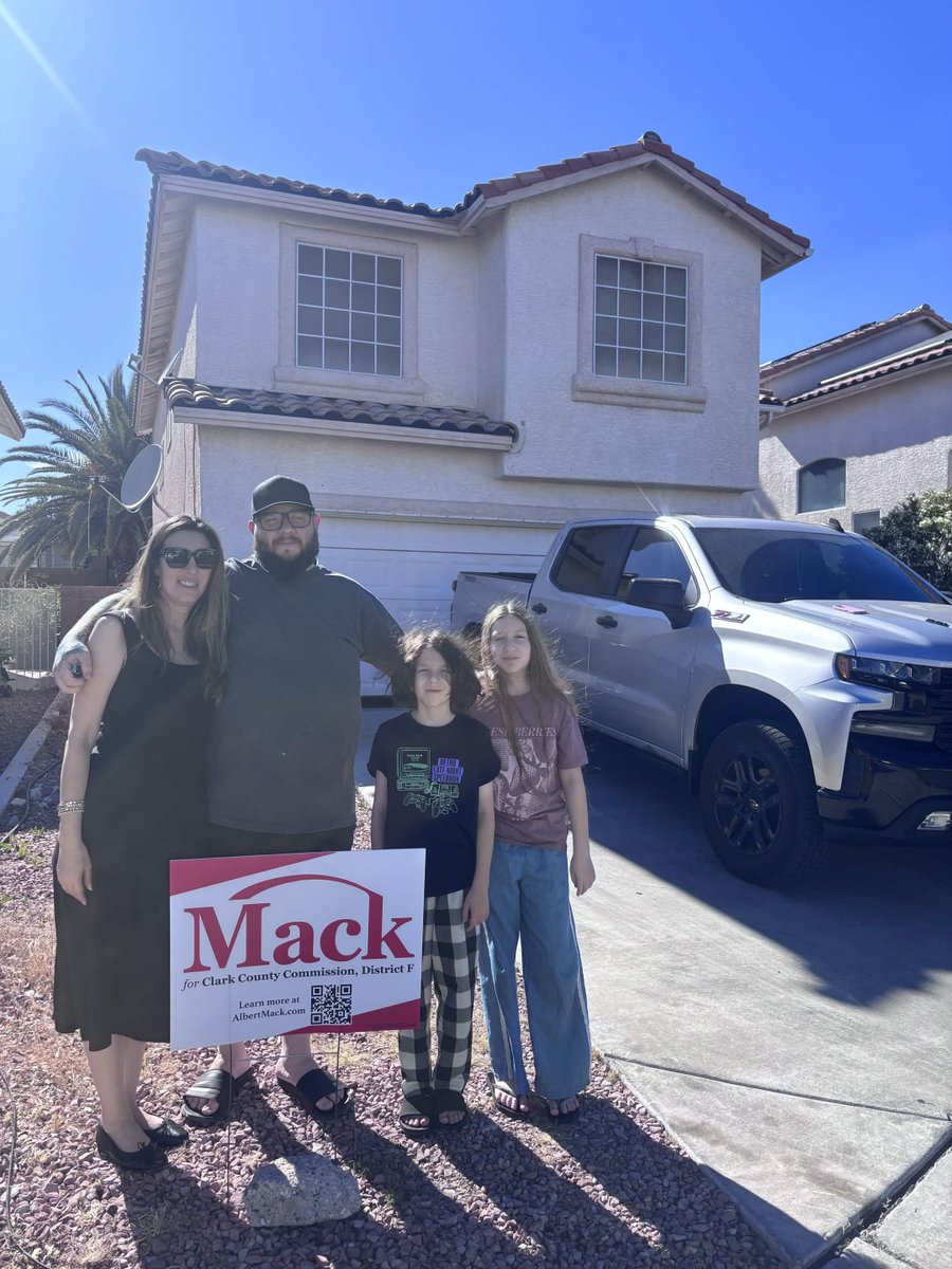 VoteAlbertMack's tweet photo. Yard signs going up across the district.
Grateful for all the voters support and an amazing team!
#VoteAlbertMack #BacktheMack https://t.co/8BUPvcEf1a