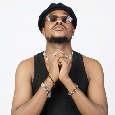 StanzaKwesi's tweet photo. #NewProfilePic https://t.co/tm3lhGewXb