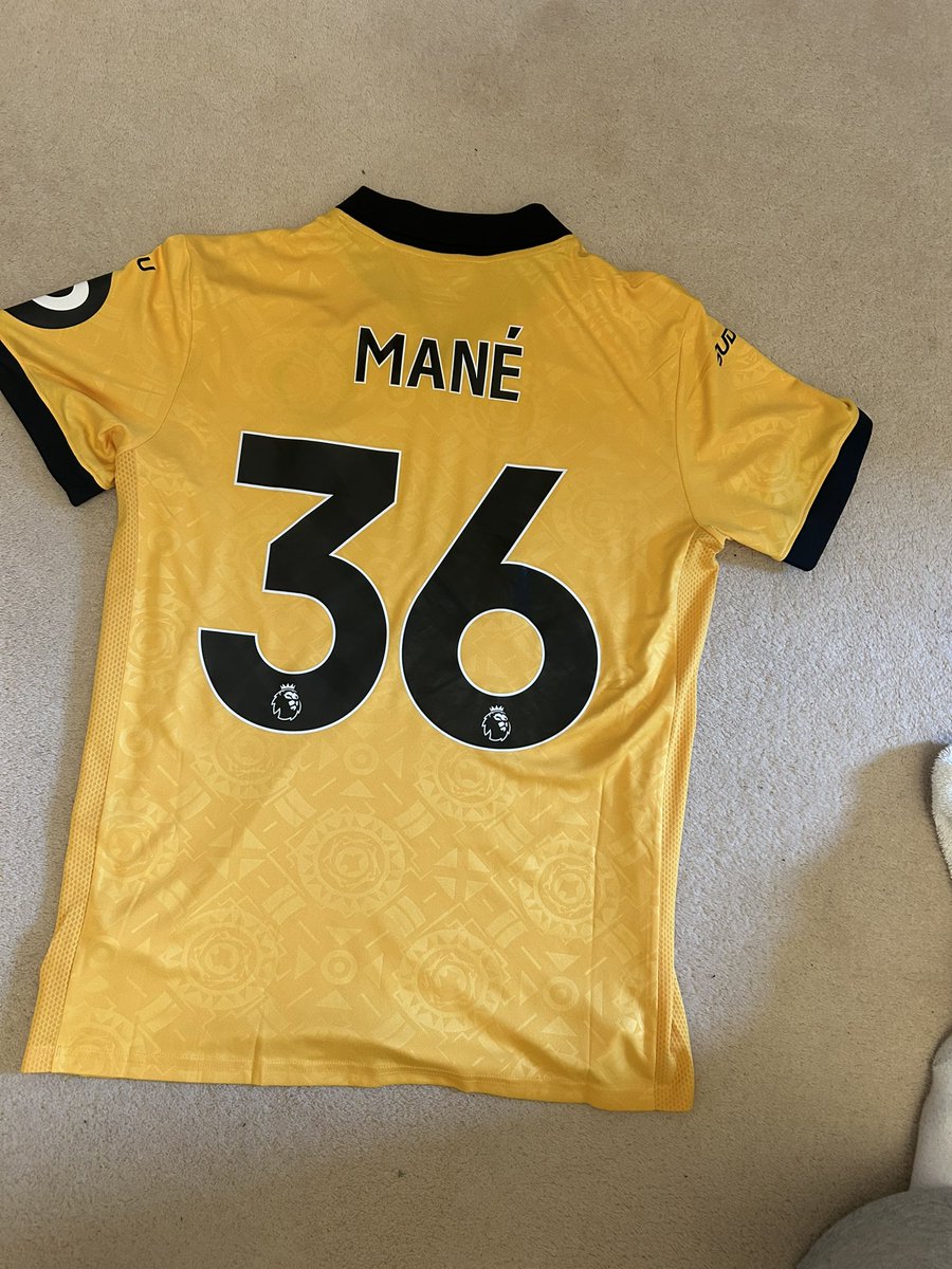 vinted.co.uk/items/86703006…

#wwfc