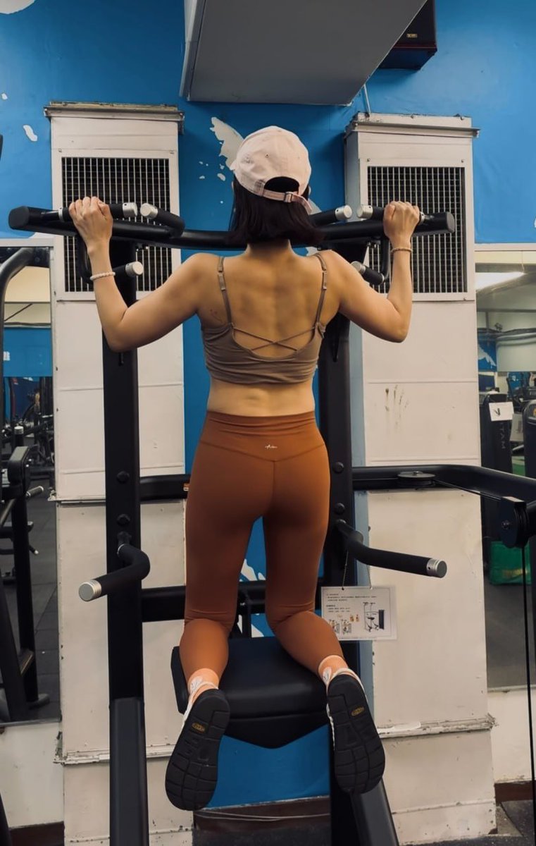 闆娘-榨汁精 tweet media