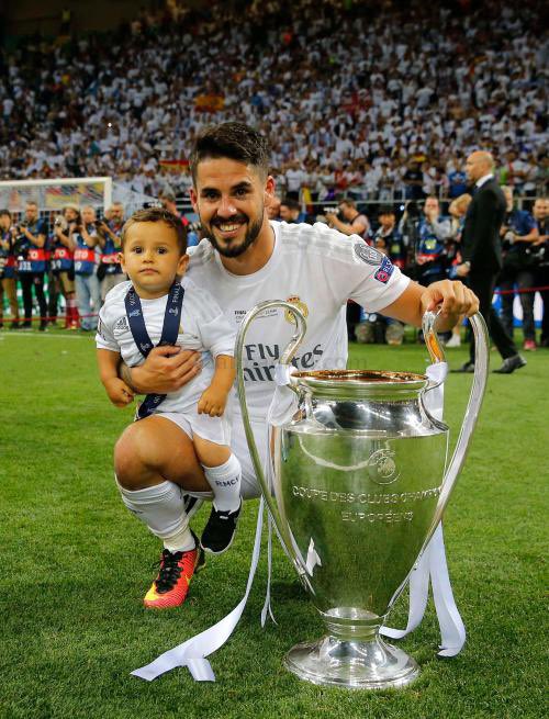 isco_world's tweet photo. 2014  : حقق دوري الابطال 🏆 مع الريال 
2016:  حقق دوري الابطال 🏆 مع الريال 
2017: : حقق دوري الابطال 🏆 مع الريال 
2018 : حقق دوري الابطال 🏆 مع الريال
2022 : حقق دوري الابطال 🏆 مع الريال
2025 : خسر نهائي المؤتمر 🥈مع بيتيس
  2026 : حقق الدوري الاوروبي 🏆 مع بيتيس🤲🏼 https://t.co/3awvLCulNd
