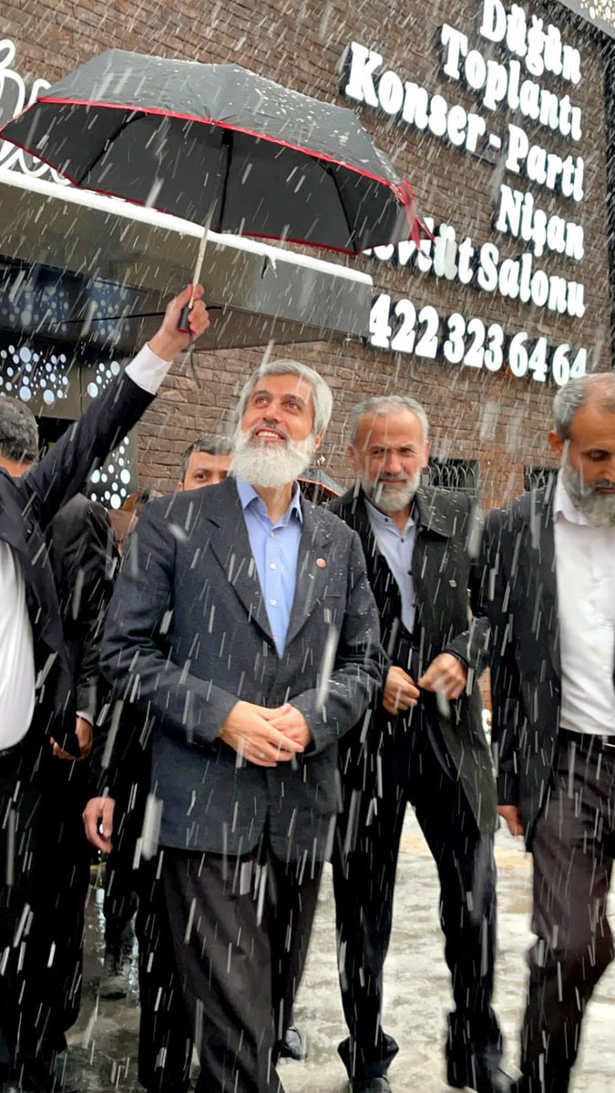 Dün aynıydı bugün aynı istikametin,
Her işinde yaradana sığınan lider!

AlparslanHoca VanaGeliyor 
#FurkanKonferansları