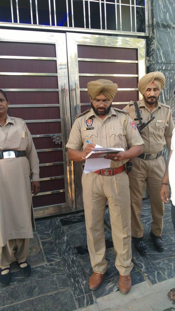 FerozepurRange's tweet image. To intensify action against drug smugglers and other anti-social elements, Ferozepur Police today conducted a Cordon and Search Operation (CASO) in the districts, raids were carried out at the residences and hideouts of drug smugglers.

#ActionAgainstCrime
#CASO