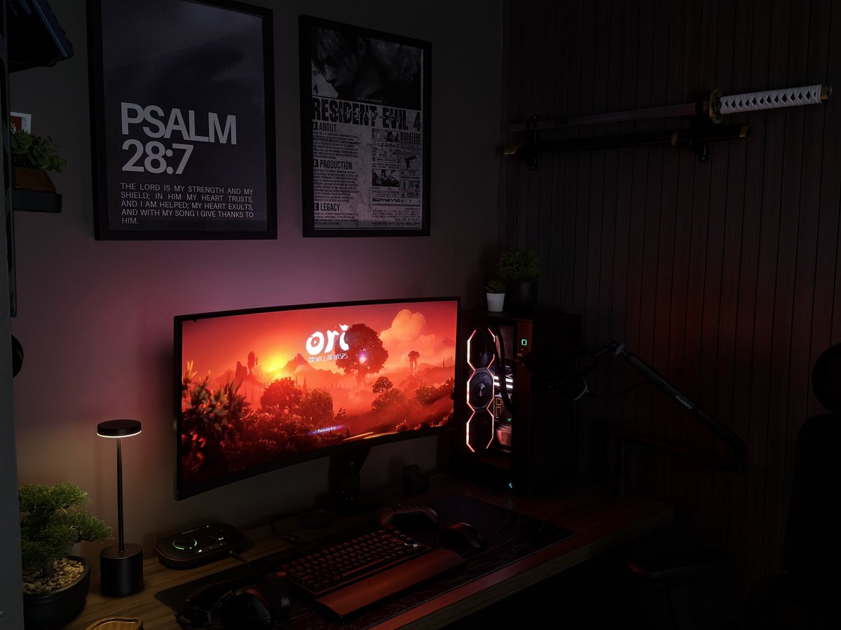 Africansensi's tweet image. WHICH ONE IS YOUR VIBES?
#gamingsetup #setup #desksetup #viral