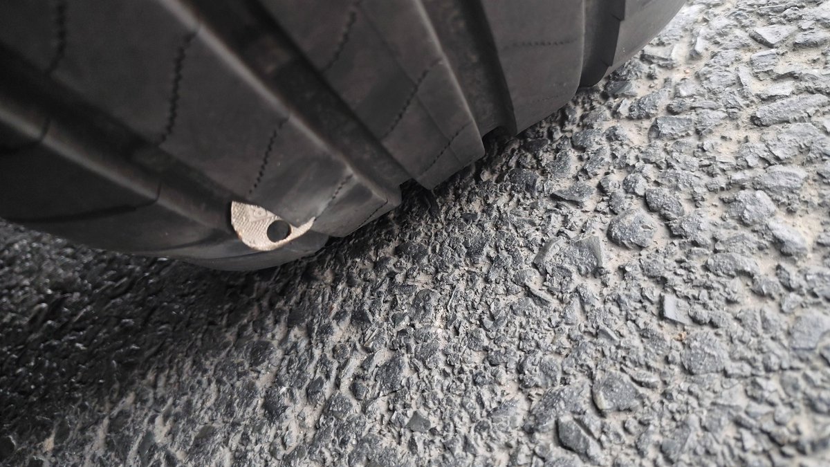 Rozložená tweet media