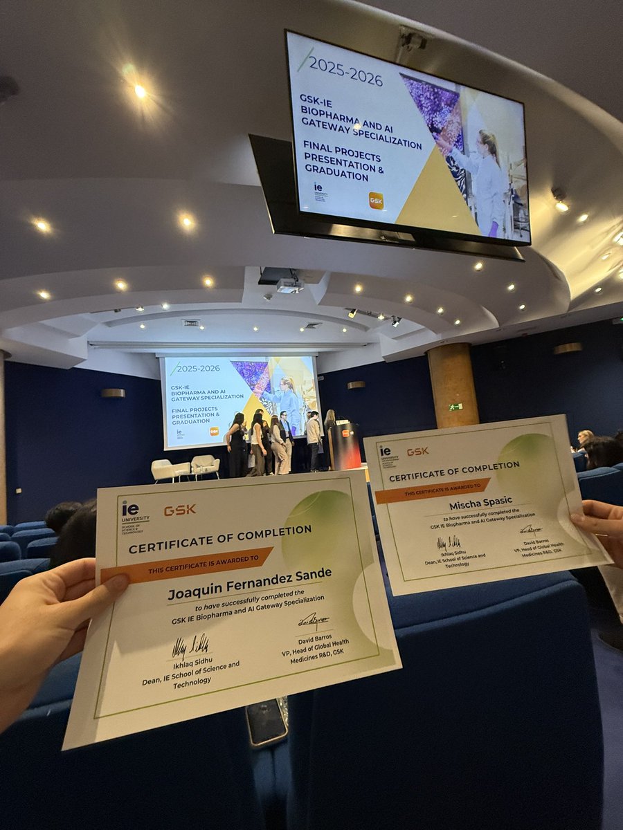 joaquin_sande's tweet photo. Just won a trip to gsk HQs in London! 🛫🇬🇧

Built a knowledge graph RAG to streamline regulatory compliance in clinical trials. Turned out to be great! I will share more of the project later. https://t.co/0cvBSotBhM