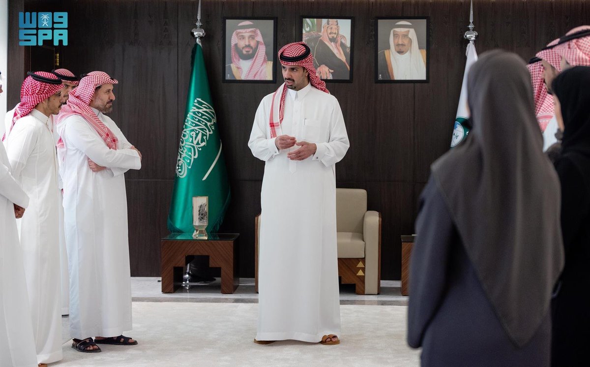 SPAregions's tweet photo. سمو أمين منطقة الرياض يكرّم الفريق المنظم لمجلس التخطيط العالمي للمدن بنسخته الـ 61.
https://t.co/jYV7JnPm0D
#واس https://t.co/2RCUh5gevx
