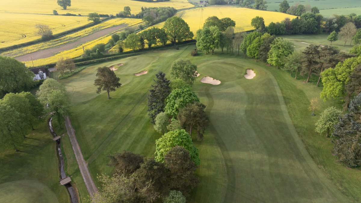 BGC1893's tweet photo. For those who can't remember what our 3rd looked like before our tree removal programme started, here you go. A before and after. https://t.co/b4qKWUbK2d
