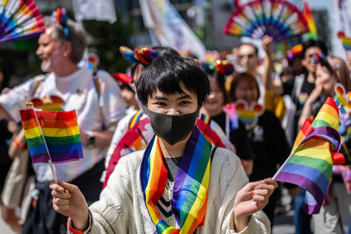 hubboyslove's tweet photo. 🚨 A Suprema Corte do Japão decidiu que seu Grande Plenário se reunirá para deliberar sobre o casamento gay no país.

Serão analisadas seis ações movidas por casais LGBTQ+. Até o momento, cinco tribunais superiores já consideraram inconstitucional a proibição desses casamentos.

A decisão pode marcar o primeiro posicionamento constitucional da Corte sobre o tema e, caso as atuais leis sejam consideradas inconstitucionais, o governo será obrigado a revisar o sistema matrimonial.