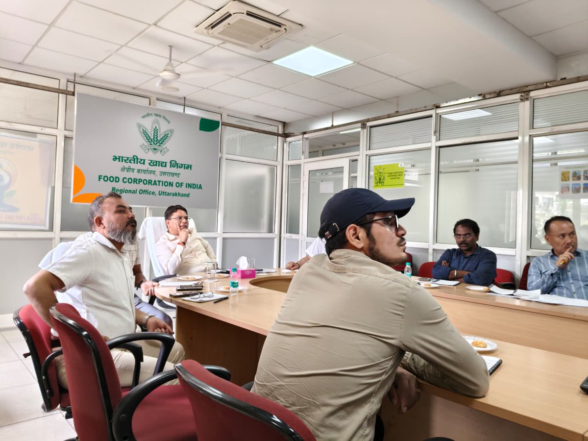 Fci_Ukd's tweet photo. आज भारतीय खाद्य निगम ,क्षेत्रीय कार्यालय देहरादून में महाप्रबंधक(क्षेत्र) श्री रजत शर्मा जी की अध्यक्षता में क्षेत्रीय प्रदर्शन समीक्षा बैठक का आयोजन किया गया जिसमें क्षेत्र में निगम की विभिन्न गतिविधियों में हुई प्रगति का विश्लेषण किया गया।
@FCI_India https://t.co/bTx9eLCalL