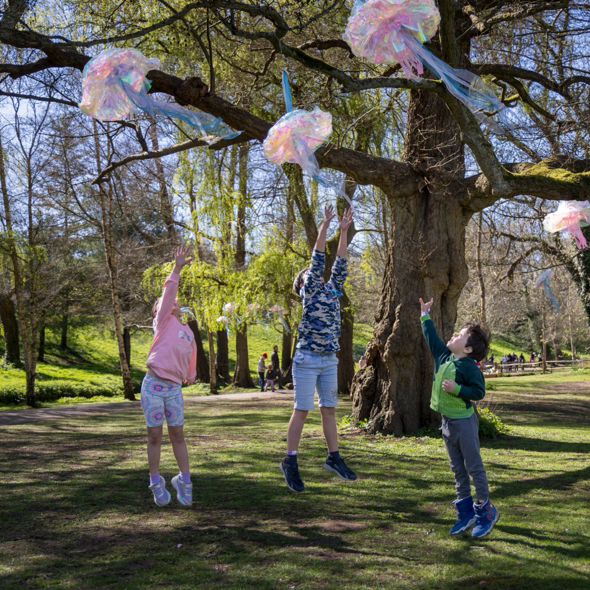 leedscastleuk's tweet photo. The countdown is on… ⏳

Our Enchanted Easter event ends this Sunday 19 April. Follow the trail, collect your stamps, and meet our live actors before it’s gone ✨ 

#leedscastle #easteractivities #thingstodokent https://t.co/uxbb9E7aIC