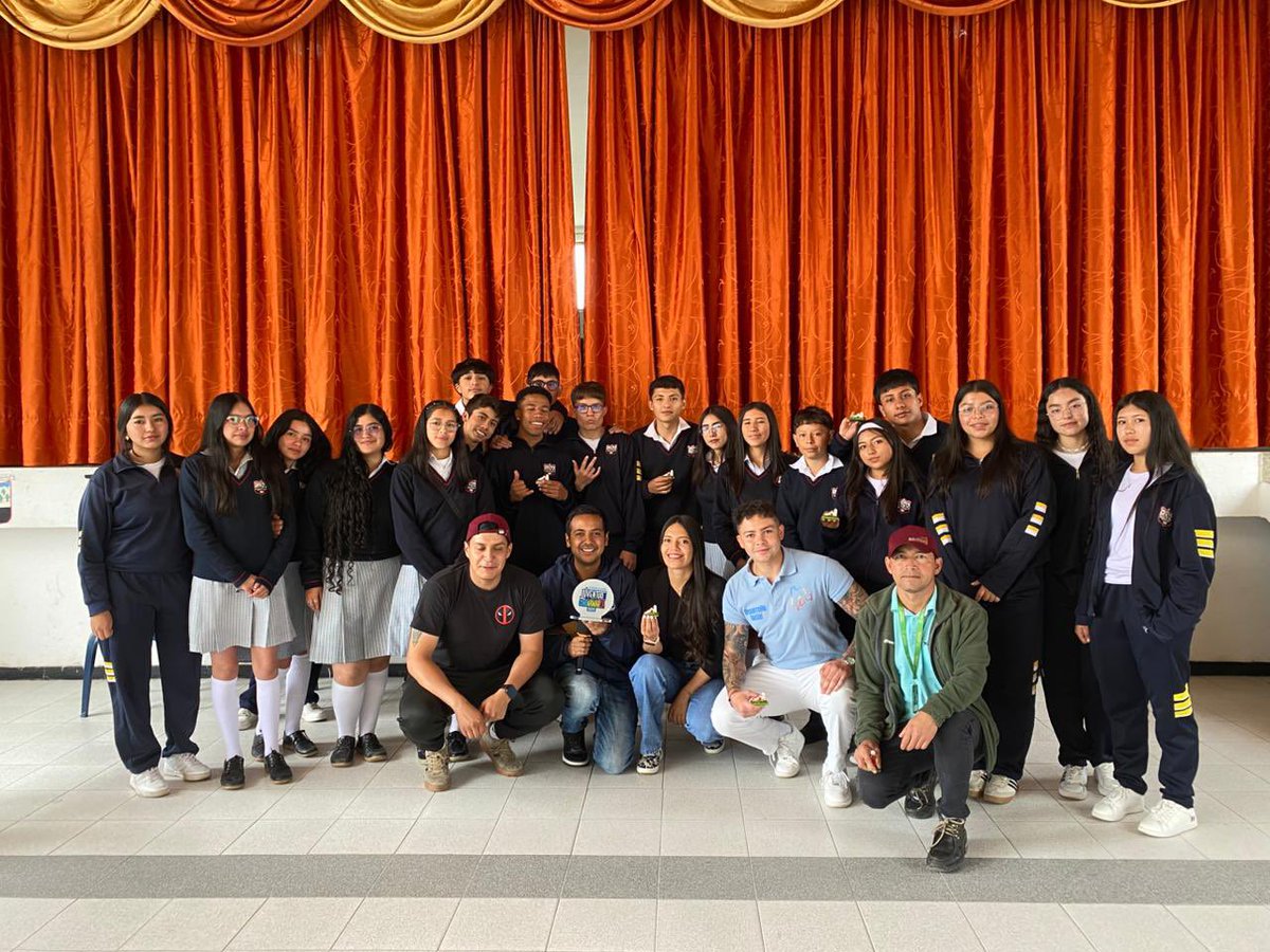 SocialCundi's tweet photo. 🎙️✨ En #Sutatausa, la Gerencia de Juventudes acompañó el cierre de una iniciativa que fortalece la identidad cultural y la memoria histórica del territorio. https://t.co/93zA0TU8lN
