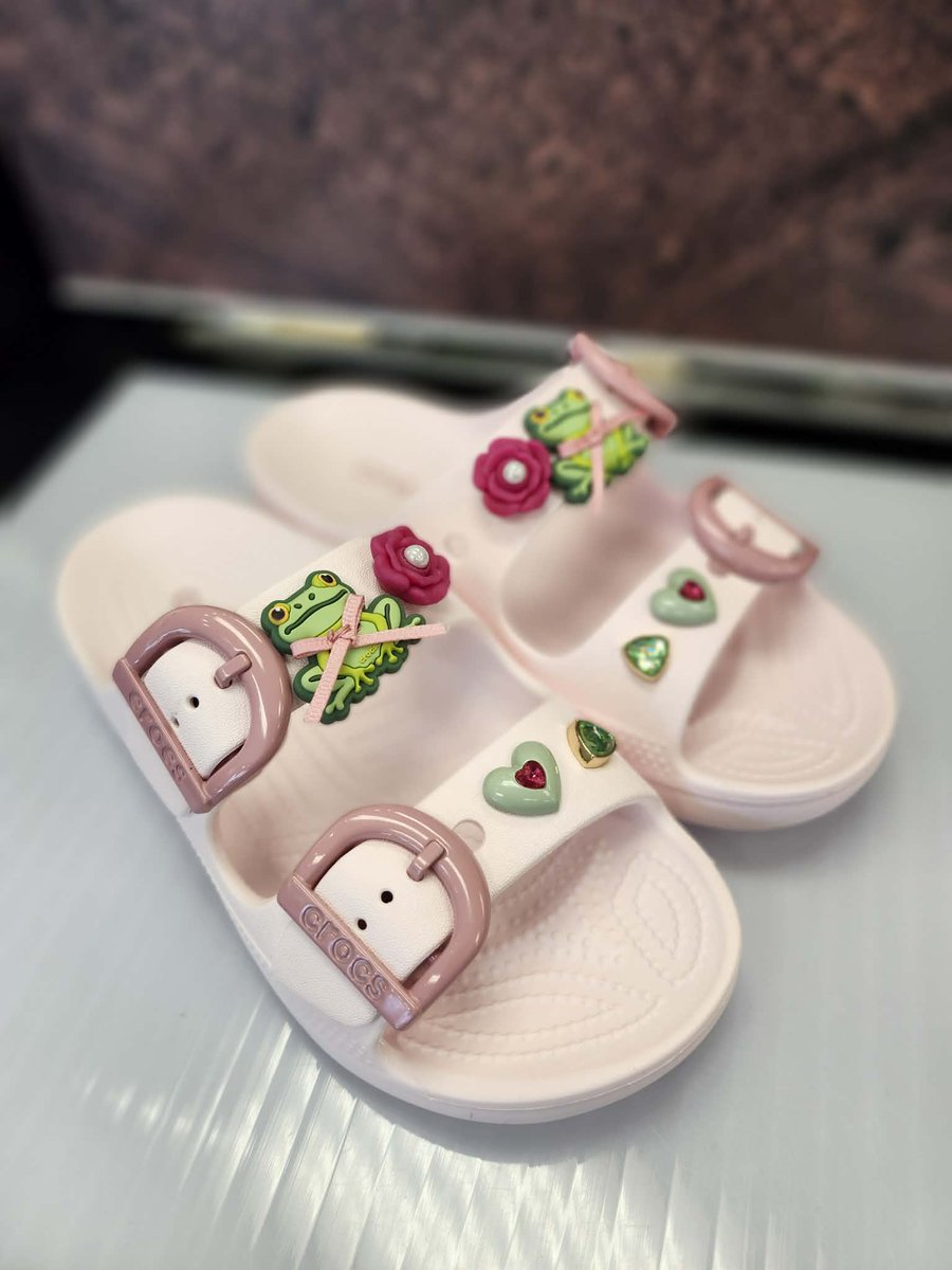 LBVFS's tweet image. #crocs Crocs at the Lake Buena Vista Factory Stores. Buy one, get one 50% OFF (clearance footwear). More great deals throughout the store. Exclusions apply. Sale is subject to change. #deals #shopnow #crocssandals #HappyFeet #shoesaddict
