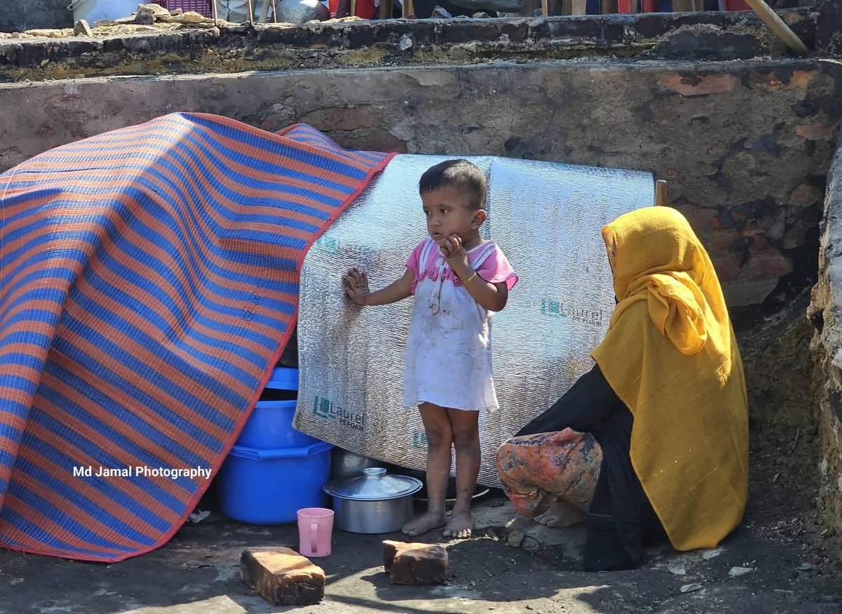 mdjamal315's tweet image. Childhood shouldn’t look like this.
In the #Rohingya camps, food cuts have turned hunger into a daily reality. With no #future in sight, even children now dream of escaping risking dangerous journeys to #Malaysia.

No #child should have to choose between hunger and the sea.