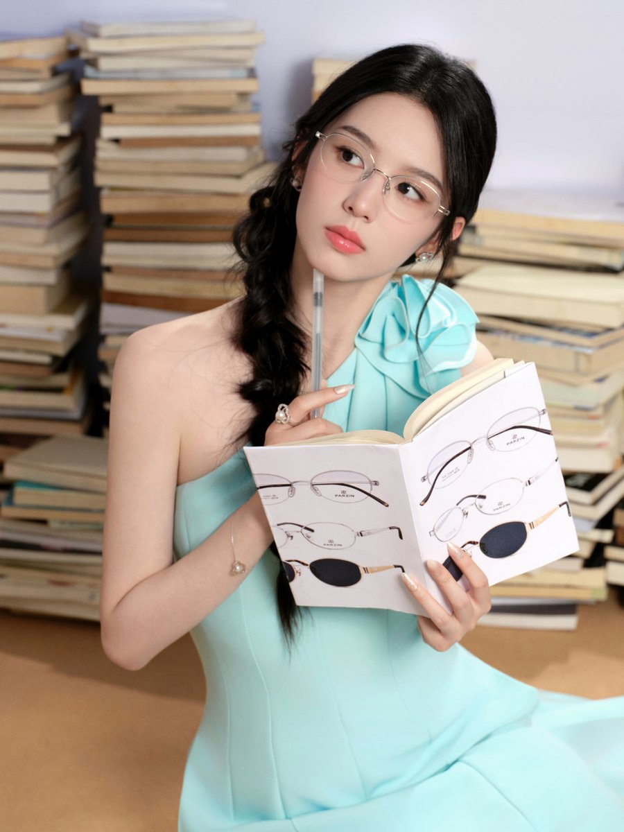 zbaimengyan's tweet photo. drop katalog layout yg cocok sm foto" ini dong #zonauang #zonauangㅤ https://t.co/PyWtrXUrgp