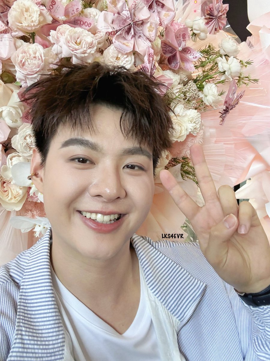 I’m so happy to celebrate another year with you! 🥰

#SaintLevelUp28Y
HAPPY 28TH SAINTDAY
<a href="/Saint_sup/">Saintsup 🎬</a> #Saint_sup #MingEr 
#เซ้นต์ศุภพงษ์
