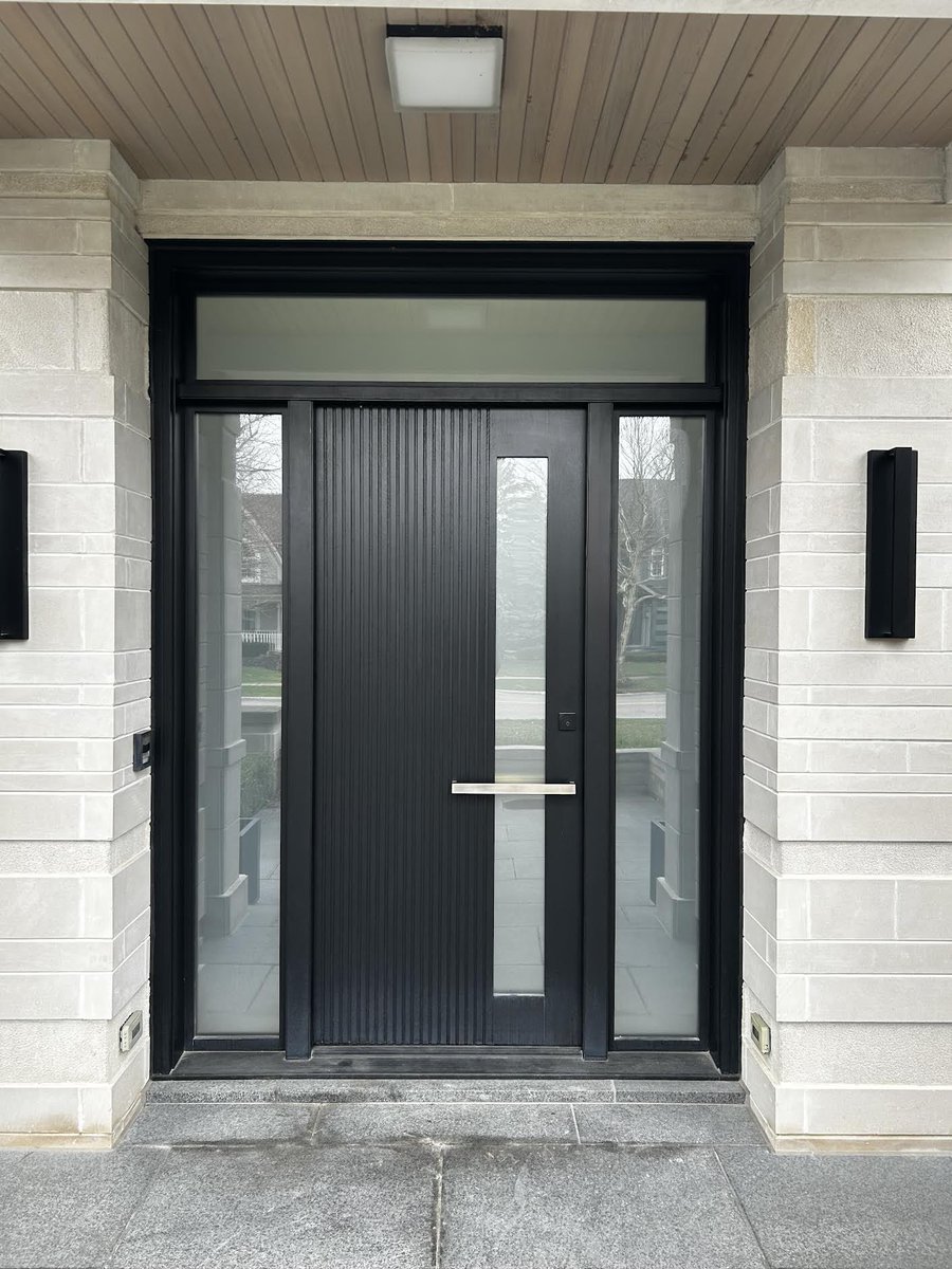 AmberwoodDoors's tweet image. #tbt to 2018!
There are doors and there are Amberwood Doors. 

This *SOLID* Rift Cut #whiteoak @AmberwoodDoors #door is aging beautifully!
#doors #doorsofdistinction #madein 🇨🇦

Contact amberwooddoors.com today!
416-213-8007 or 1-800-861-3591
🇨🇦 &amp;amp; 🇺🇸 Shipping