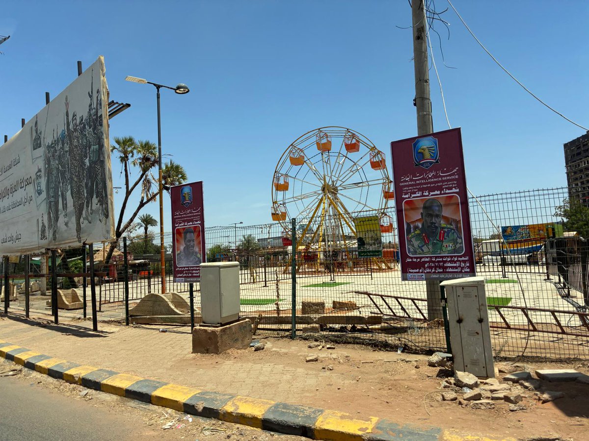 JulianPecquet's tweet image. I had the rare privilege last week to travel to #Sudan with @ONECampaign and spend time with the traumatized but incredibly resilient displaced children of #Darfur #ElFasher
My #KeepEyesonSudan story @jeune_afrique @TheAfricaReport :
theafricareport.com/414850/weve-wo…