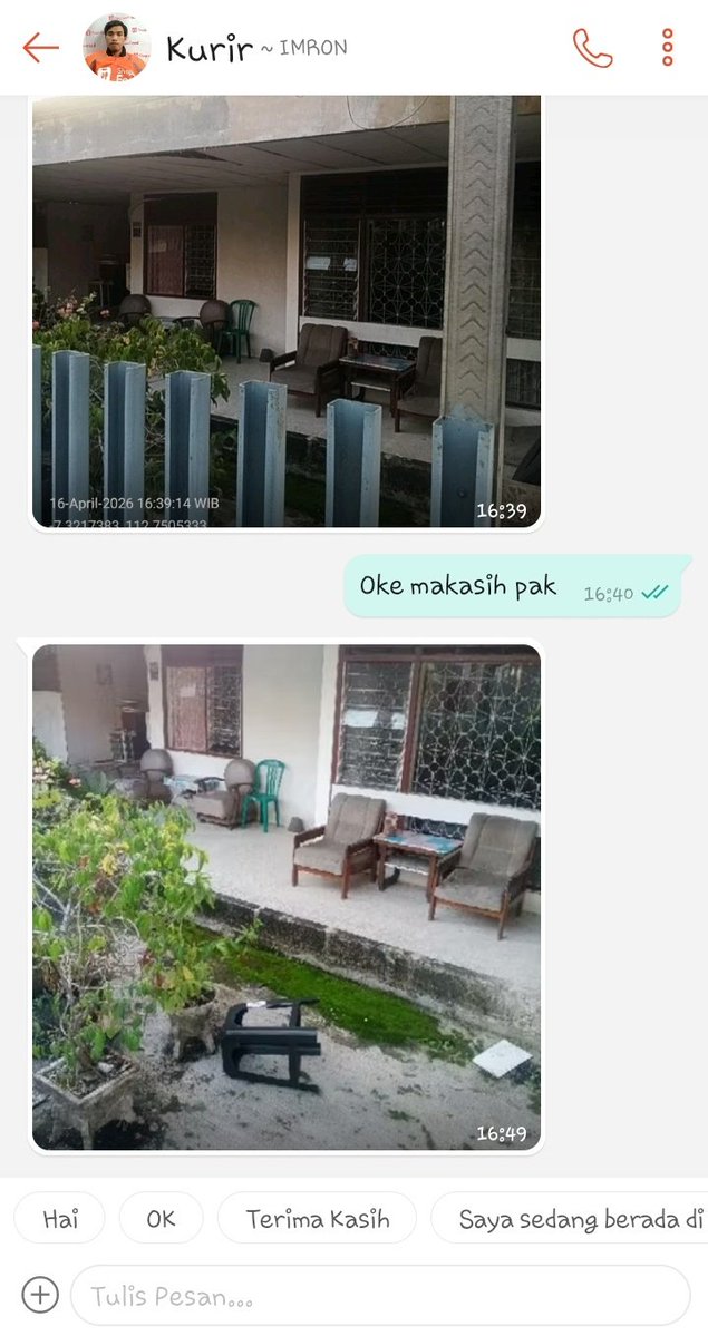 PatriaPrathama's tweet image. Kurir mu luar biasa @ShopeeID #kurir #shopeeexpress #spxinstant padahal bisa lho itu ditaruh baik2 di carport dalam pagar eh malah dilempar. Jadinya beset semua kursinya 👍