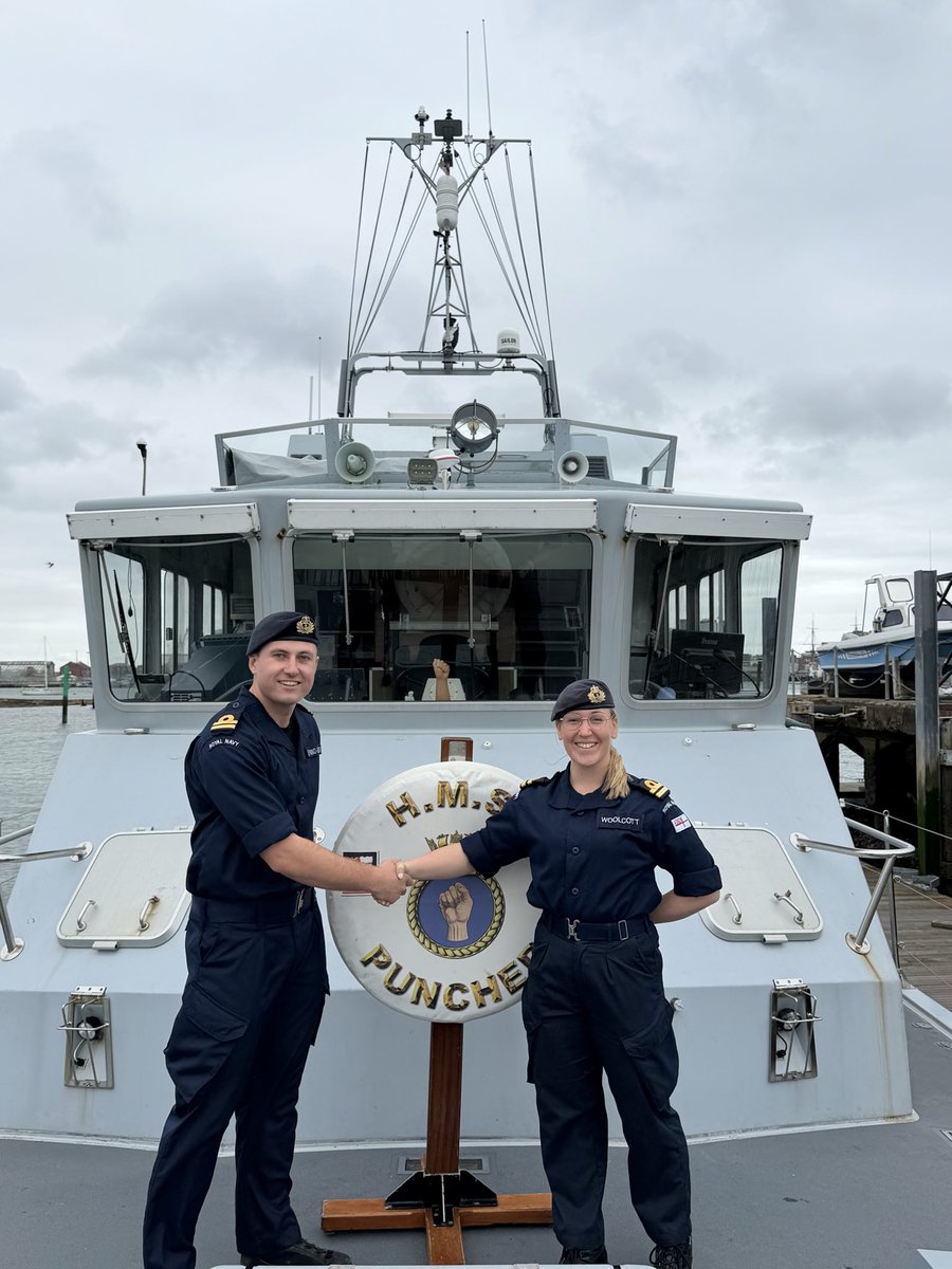 HMS Puncher tweet media