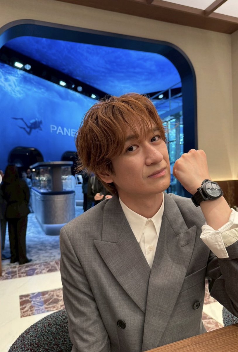 HamaBack's tweet photo. どこまでワールドワイドに羽ばたいていくんだろう。宮田俊哉君って。センター分けの髪型も大人っぽくて、海外の空気感に負けないね https://t.co/Y0DvlLU2RS