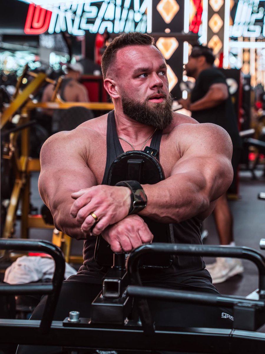 coachdavid167's tweet image. Well I guess it’s back to work then 📈

In the gym with a clear focus 

The Goal is set 📸

#bodybuilding

JOIN US ON TELEGRAM 👇👇👇👇👇

t.me/+GB4azduFEHAzY…