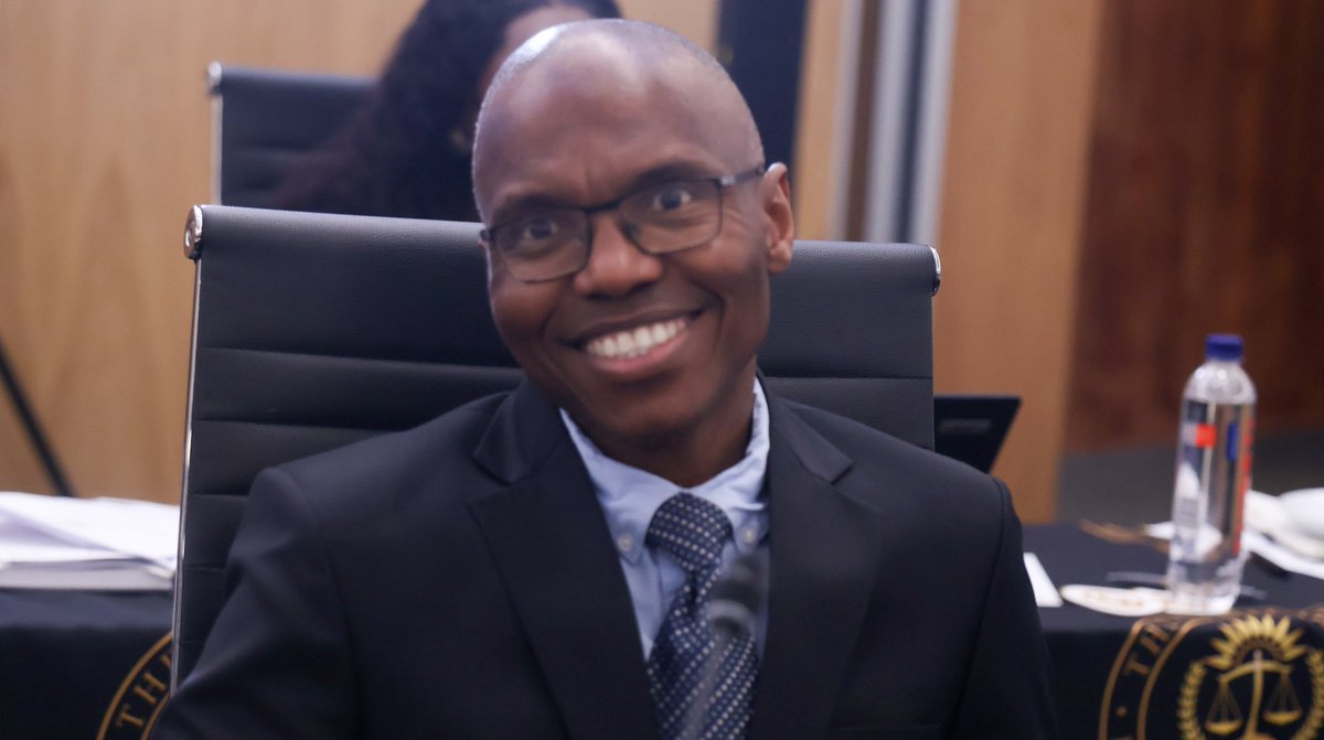 DOJCD_ZA's tweet photo. [IN PICTURES] Judicial Service Commission interviews continue this evening, as the Commission engages candidates for five vacancies in the Western Cape Division of the High Court.

📍Sandton

#JSCInterviews
#AccessToJusticeForAll https://t.co/siyuPmK6b9