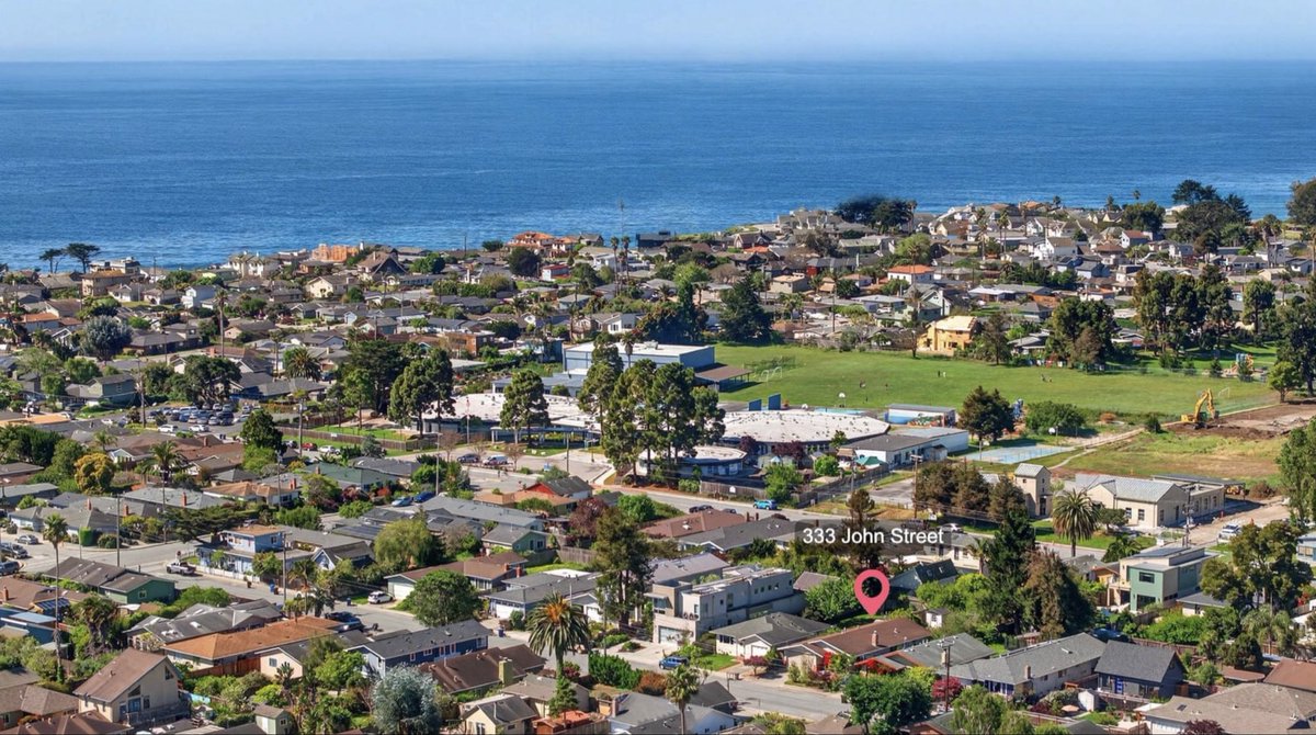 ShemeikaFox's tweet photo. Westside

Walking to Cat &amp; Cloud, sunsets at West Cliff, and… a million-dollar++ price tag that makes your eyes water.. but your backyard might be the secret to making it a reality.

333 John St, Santa Cruz
Offered at $1,600,000 

Open:
Saturday &amp; Sunday
1:00 PM – 4:00 PM https://t.co/nngjkLmU0J
