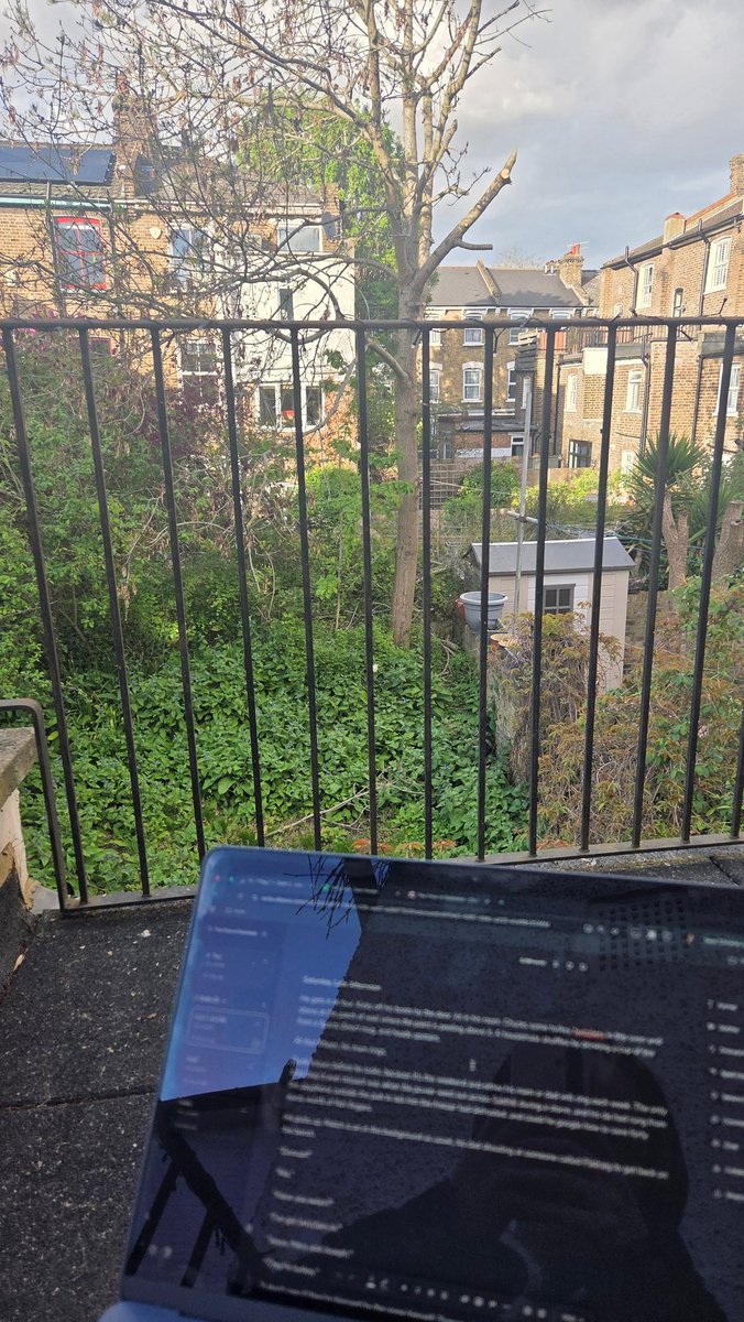 amz 🍒 tweet media