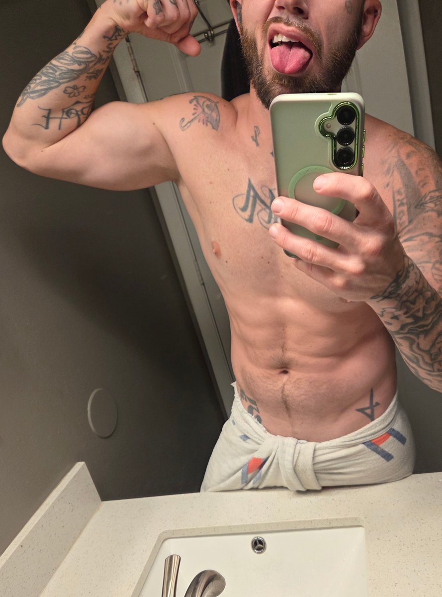 SSSSaxon (6K) tweet media