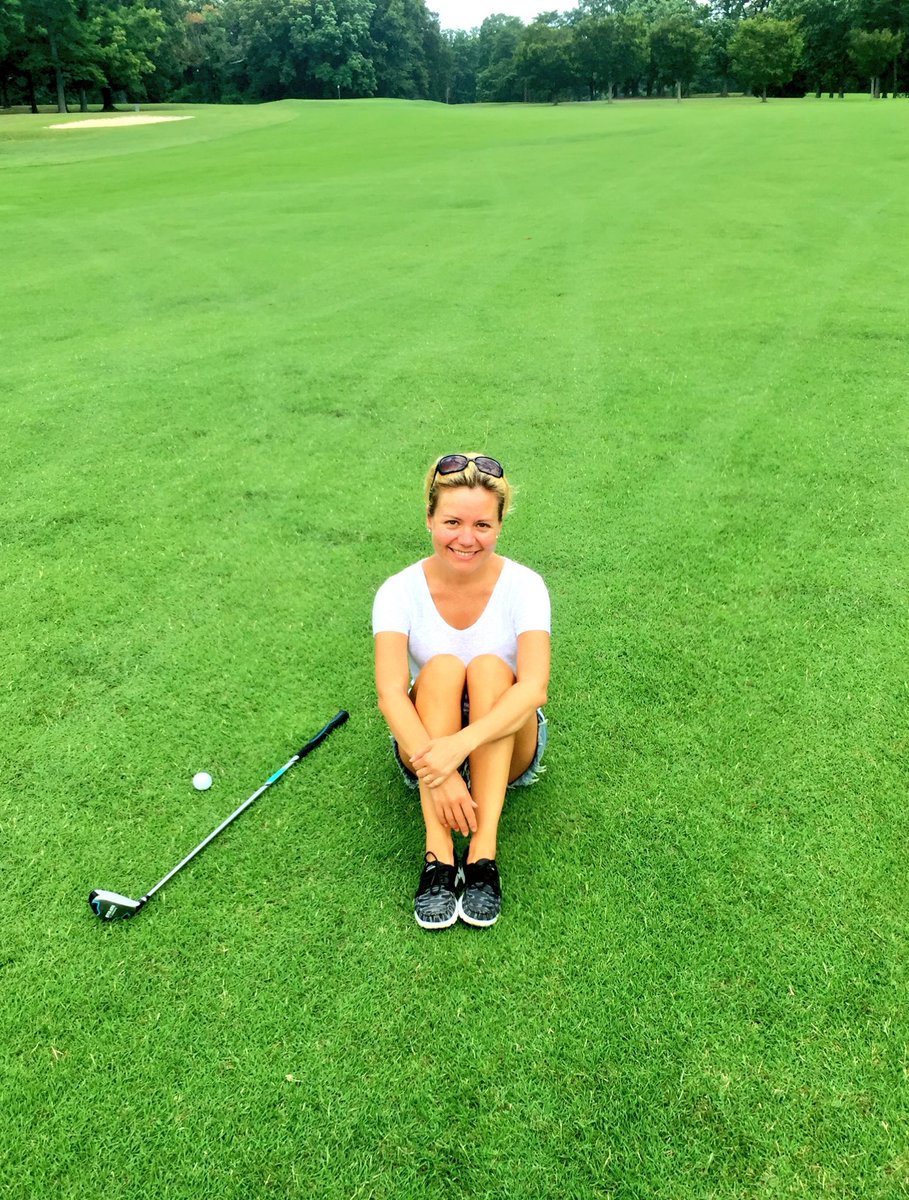 twright55's tweet image. “Golfing” 2016: I am SURE, 🤣, that #Trump was thinking, that I prefer #Obama as President. And Obama was thinking that I voted 🗳️ for Trump. HILARIOUS 😆. I don’t vote 🗳️. Second. I don’t like them both to be around. Third, I don’t know 🤷‍♀️ how to play ⛳️! My Selfies from 2016.