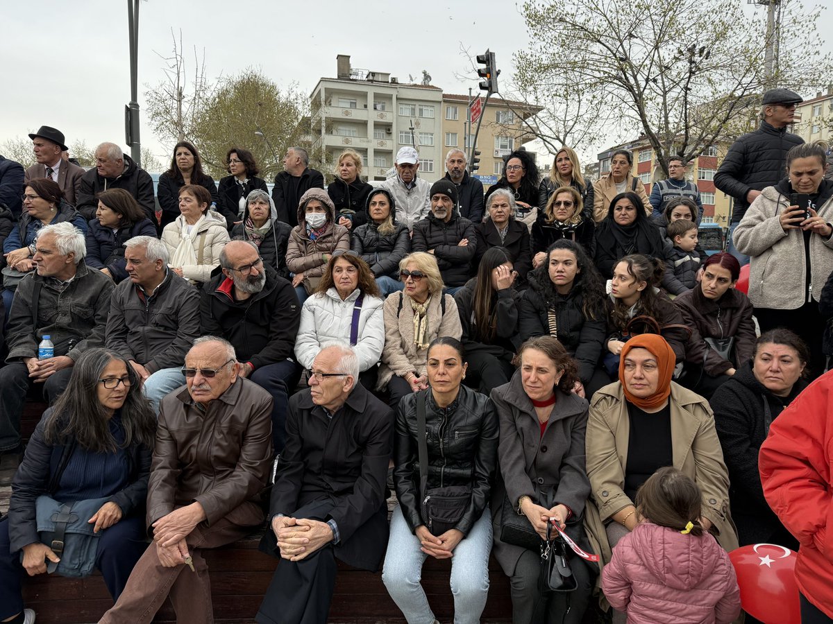 Şanlıurfa ve Kahramanmaraş’ta okullarda yaşanan saldırılar nedeniyle Eğitim Sen İstanbul 5 No’lu Şube tarafından düzenlenen eylemde bir araya geldik.

Eğitim ortamlarının güvenli hale getirilmesinin ertelenemez bir sorumluluk olduğunu bir kez daha vurguluyor, çocuklarımızın ve