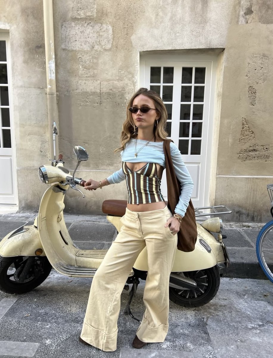 𝐏𝐢𝐧𝐤 𝐠𝐥𝐢𝐭𝐭𝐞𝐫 🎀 tweet media