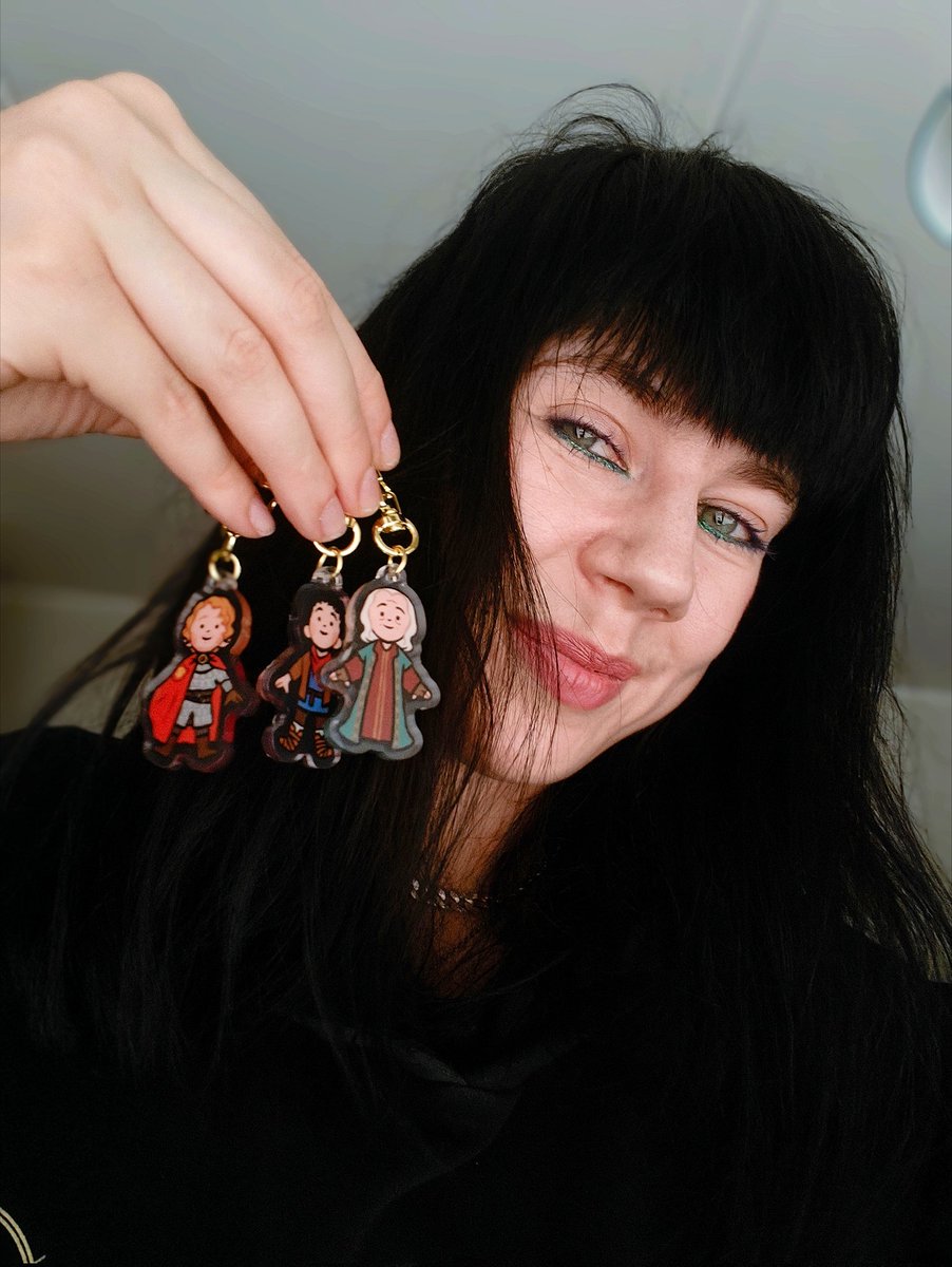 Highlight of my entire day!! Thank you so much <a href="/LauLauravian/">Lauravian🌿</a> for creating such *magical* art. They will be kept close to me with so much joy 🥹