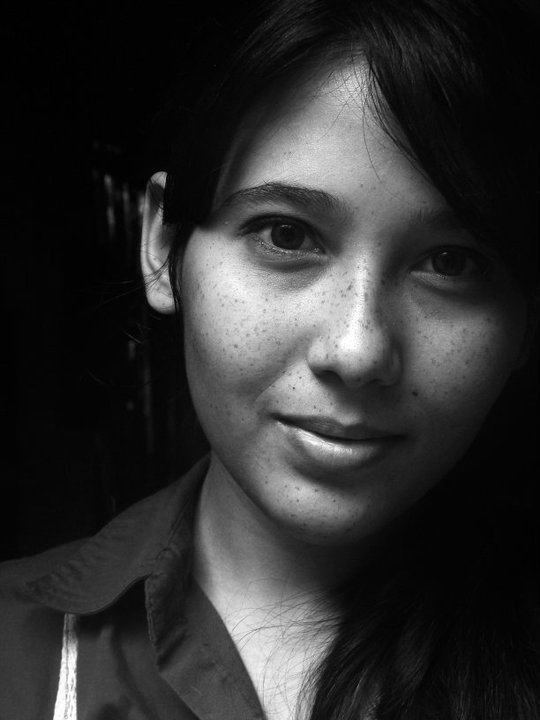 Edescarriada's tweet photo. Magdalena Camargo Lemieszek es autora de los poemarios: Malos hábitos, El espejo sin imagen, entre otros. Su trabajo ha sido publicado en el New York Poetry Review (EEUU) y la Estafeta del Viento (Casa de América. España). Pronto en Descarriada.

Foto © M. C. Lemieszek https://t.co/ELBI9wPRnp
