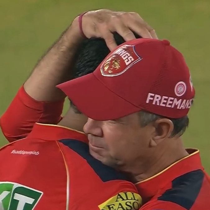 Ponting has always treated Shreyas like his son since DC days and he told PBKS owners that he want Shreyas at any fukin cost💙❤️

I wish, god give them a chance to lift IPL trophy together this year!