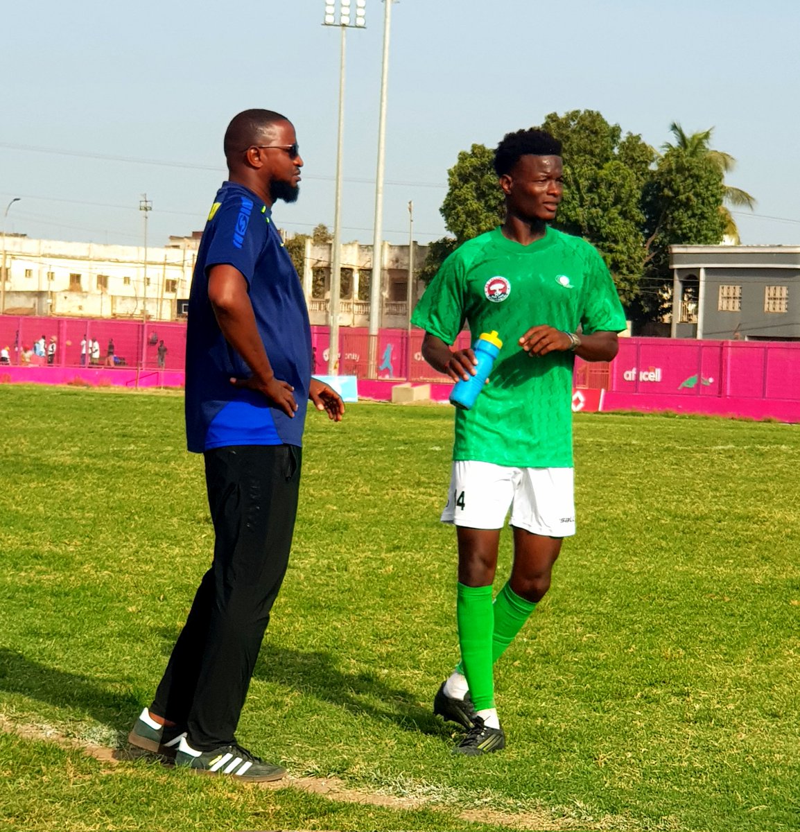 Half-time 

Sainey Njie went onto the ground claiming a foul but the referee waved play on resulting to Kanifing East's goal.

KNE 1-0 RST