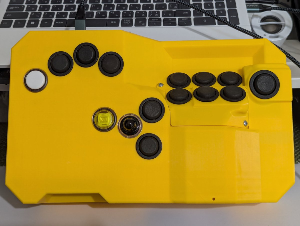 推しの格ゲーマーが使ってるのと活動休止で入手するなら今しかないと