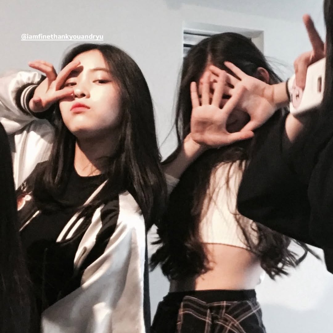 ryujin chaeryeong, the two gorgeous 2001 liners trainee days😌😍