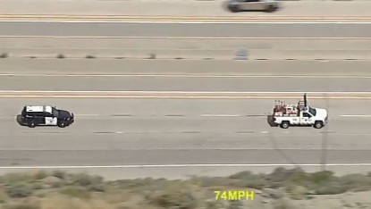 ABC7's tweet image. WATCH #LIVE LAPD is chasing a reported stolen pick-up truck on the 14 Freeway near Newhall Pass

abc7.com/watch/live/