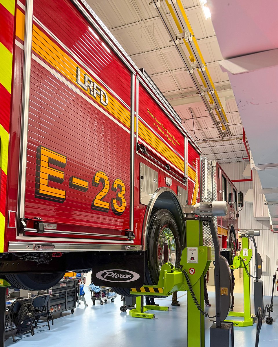 SiddonsMartin's tweet image. City of Little Rock Fire Department did the inspection of their 3 new Enforcer Pumpers this week! Thank you so much for your continued trust in Siddons-Martin and Pierce! #SiddonsMartinFamily #firefighterschoosepierce #fireengine #newfireengine #newfireengines #SiddonsMartinAR