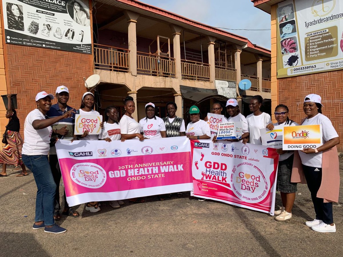 Kidsandteensngo's tweet photo. We joined the global celebration of the Good Deed Day 20th Anniversary, taking to the streets of Akure to spread one simple but powerful message; Be Kind, Always. โค๏ธ
Kindness is not just an act, itโs a lifestyle โจโค๏ธ
#GoodDeedDay
#KindnessMatters https://t.co/vEjH1dllQ2