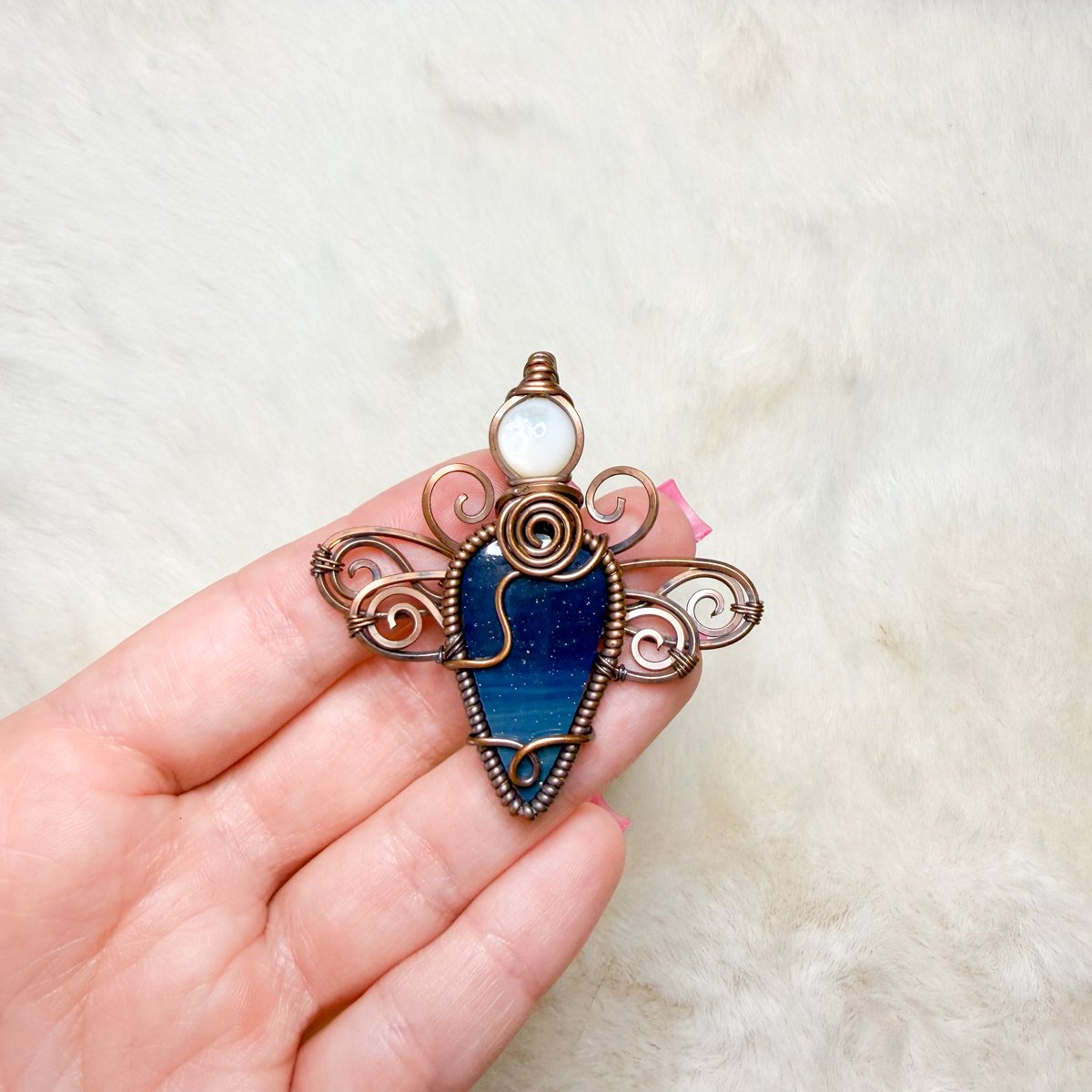 Mother of Pearl &amp; Sieber agate dragonfly fairy twin pendants for tonight’s shop update 💙🧚

I love these so much I can’t wait to see who gets them. Set an alarm 8pm est !!