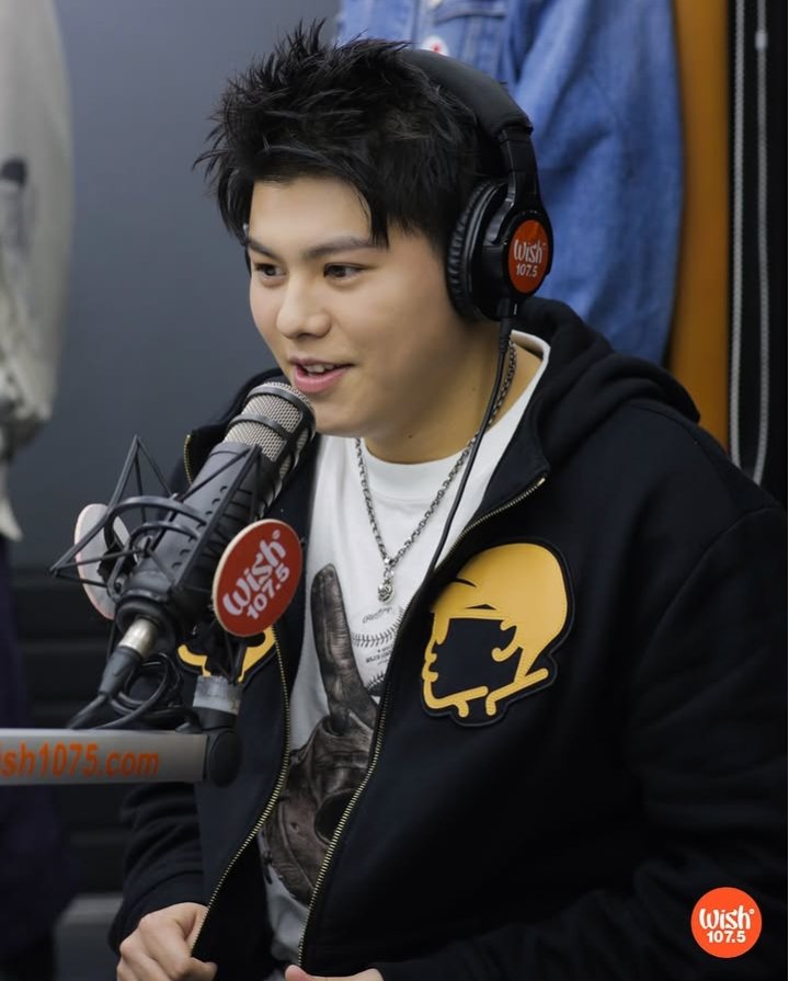 🇵🇭フィリピン Wish FM 107.5 📻️ 公式インスタに写真10枚